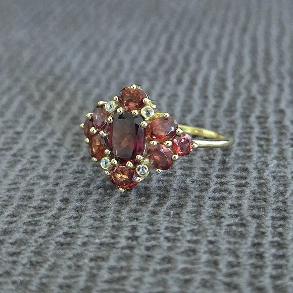 Shivam Garnet Cluster with White Topaz Ring💍 - NWT - Picture 10 of 16